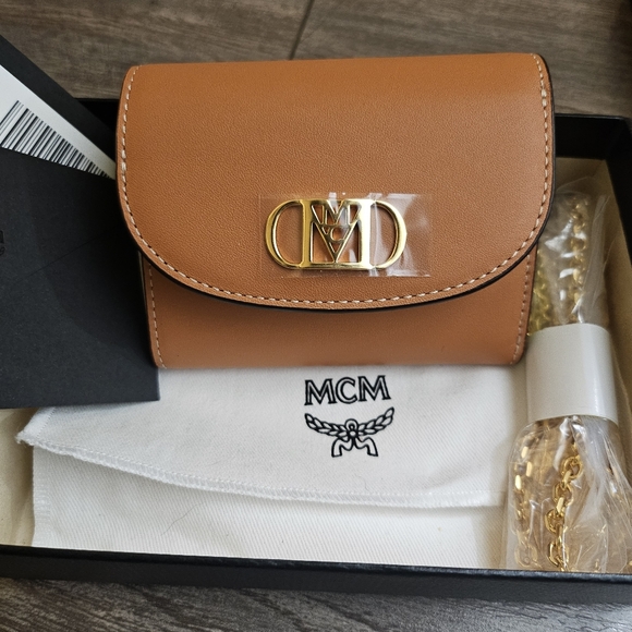 MCM mini wallet on chain crossbody shoulder bag purse Brand New woc - Picture 2 of 6